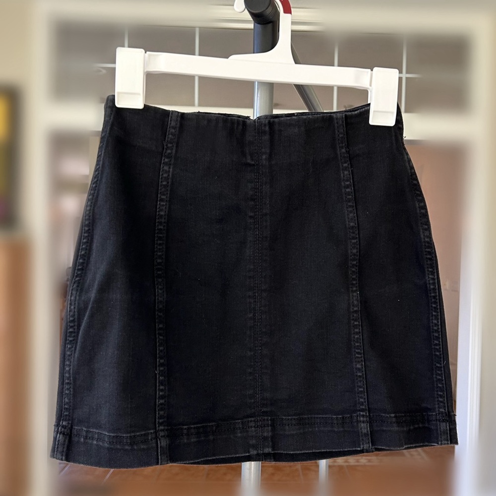 black mini skirt